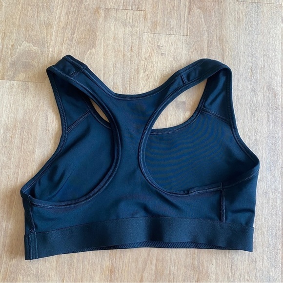 Nike Swoosh Bra - Light Support - Picture 2 of 4